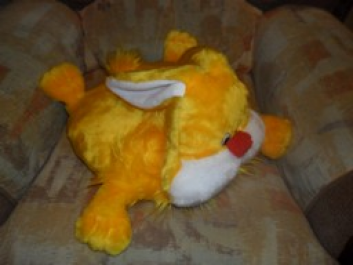 Подушка большая жёлтый заяц